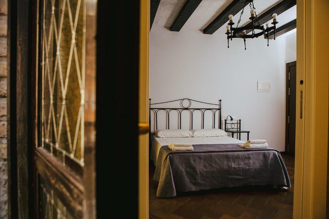 Hotel Ducay Olite Buitenkant foto
